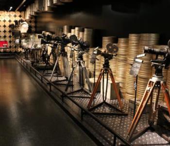 A series of vintage movie cameras at the Shanghai Film Museum. Image courtesy of Ungsan Kim.